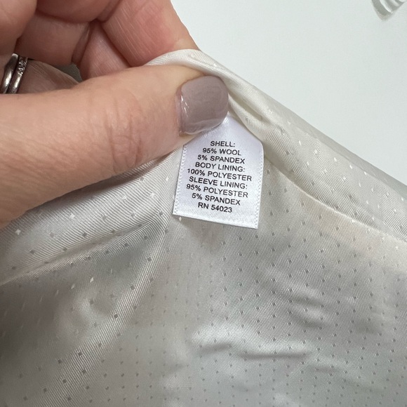 Banana Republic Light Grey Wool Suit Jacket Women’s Size 6 Tall. - Picture 8 of 8